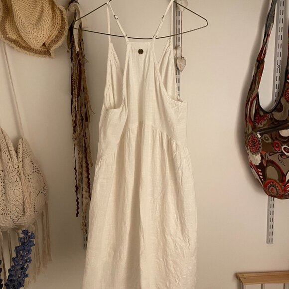 Linen Rip Curl Beach Dress - Picture 3 of 7
